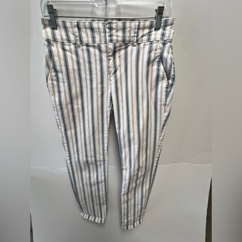 LOFT STRIPED SIZE 2 CROPPED PANTS. WHITE WITH MED BLUE AND TAUPE STRIPES. COTTON